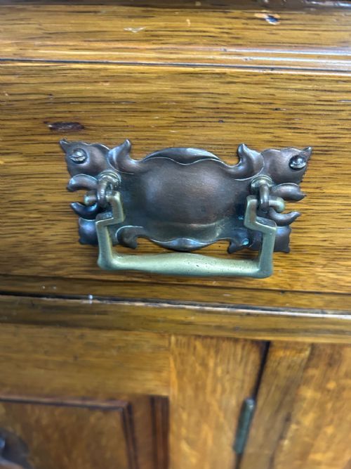 LIGHT OAK MIRROR BACK SIDEBOARD - ADDITIONAL PHOTO 7