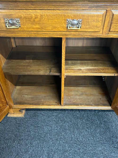 LIGHT OAK MIRROR BACK SIDEBOARD - ADDITIONAL PHOTO 10