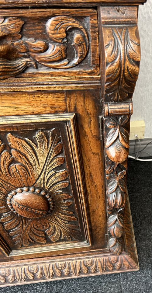CARVED OAK MIRROR BACK SIDEBOARD - ADDITIONAL PHOTO 5