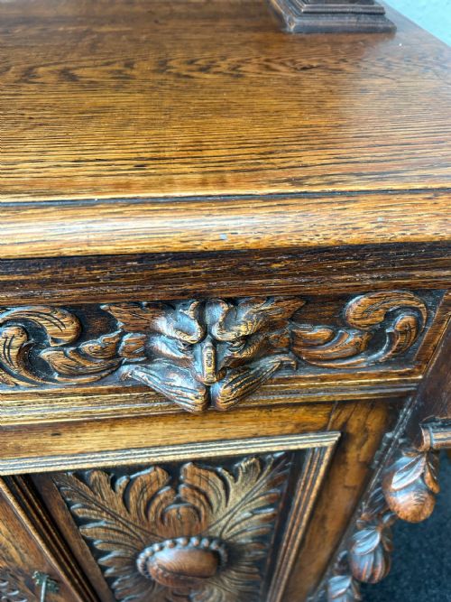 CARVED OAK MIRROR BACK SIDEBOARD - ADDITIONAL PHOTO 4