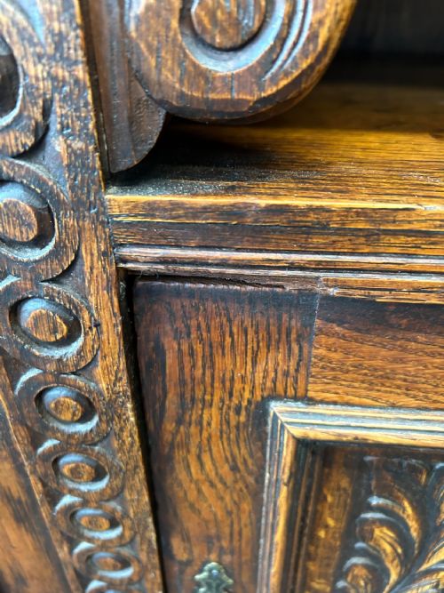 CARVED OAK MIRROR BACK SIDEBOARD - ADDITIONAL PHOTO 10