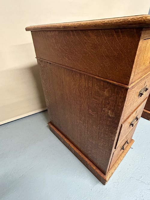 OAK PEDESTAL WRITING DESK - ADDITIONAL PHOTO 4