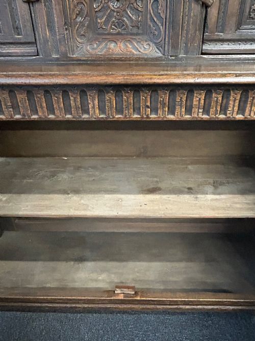EARLY OAK COURT CUPBOARD - ADDITIONAL PHOTO 7