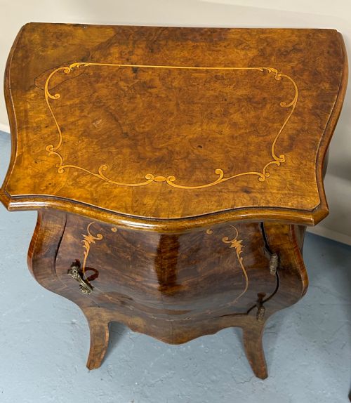 PAIR OF WALNUT FRENCH BOMBE SIDE CABINETS - ADDITIONAL PHOTO 5