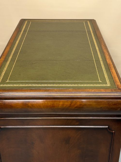 MAHOGANY PEDESTAL DESK - ADDITIONAL PHOTO 3