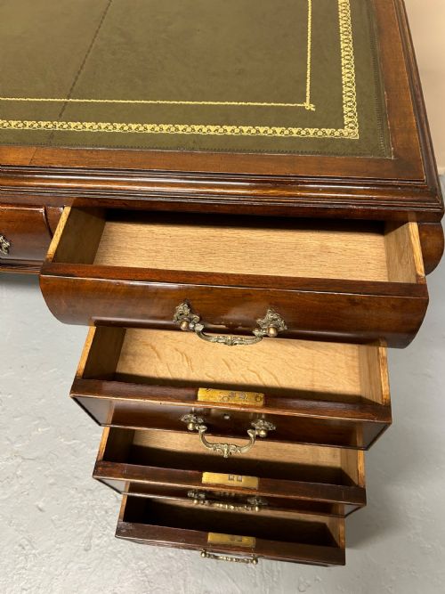 MAHOGANY PEDESTAL DESK - ADDITIONAL PHOTO 6