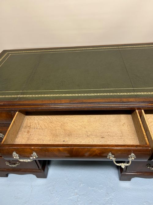 MAHOGANY PEDESTAL DESK - ADDITIONAL PHOTO 8