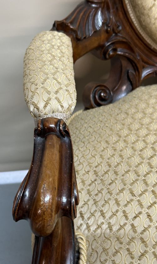 VICTORIAN 2 SEATER SETTEE - ADDITIONAL PHOTO 4