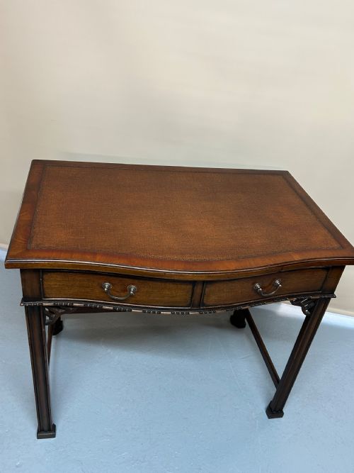 MAHOGANY LADIES WRITING DESK - ADDITIONAL PHOTO 1