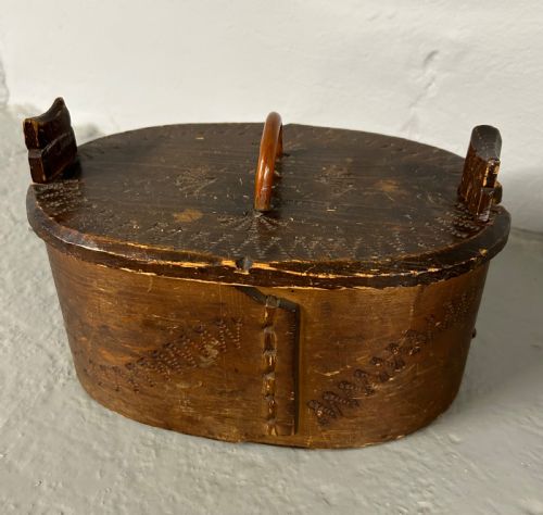 SCANDINAVIAN 19TH CENTURY BENTWOOD FOLK ART POKERWORK BOX - ADDITIONAL PHOTO 1