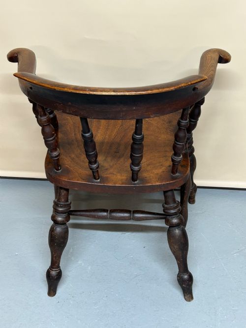 SMOKERS BOW CAPTAIN CHAIR - ADDITIONAL PHOTO 3
