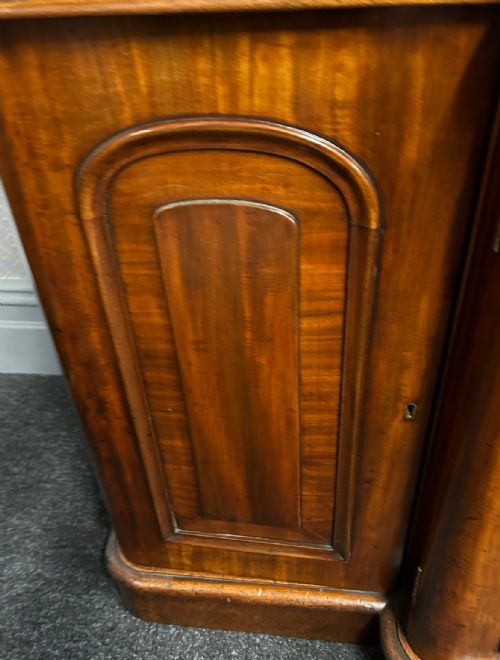 MAHOGANY VICTORIAN 4 DOOR BREAKFRONT BOOKCASE - ADDITIONAL PHOTO 3