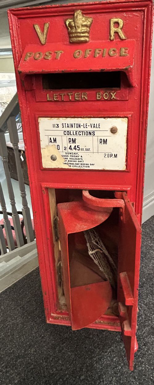 ORIGINAL SMITH AND HAWKES WALL MOUNTED ROYAL MAIL VRVICTORIAN LETTER POST BOX - ADDITIONAL PHOTO 1