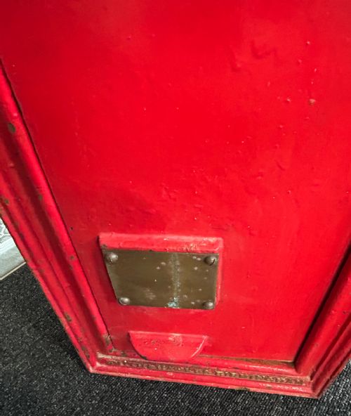ORIGINAL SMITH AND HAWKES WALL MOUNTED ROYAL MAIL VRVICTORIAN LETTER POST BOX - ADDITIONAL PHOTO 5