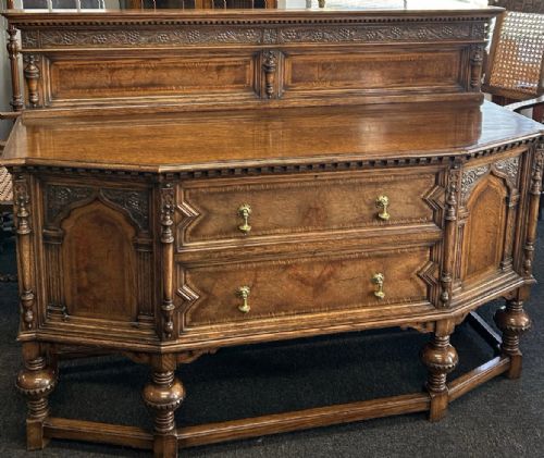 WARING AND GILLOW OF LANCASTER OAK SIDEBOARD - ADDITIONAL PHOTO 1
