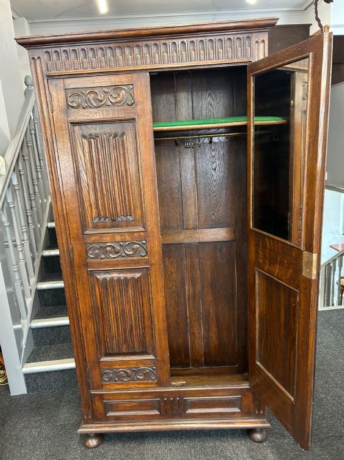 MAPLE AND CO OAK HALL ROBE - ADDITIONAL PHOTO 3