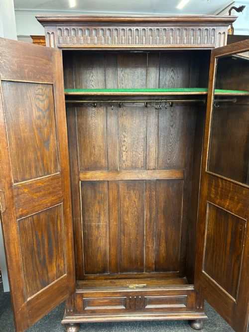 MAPLE AND CO OAK HALL ROBE - ADDITIONAL PHOTO 5