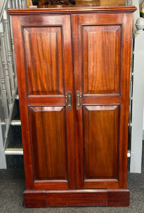 MAHOGANY GENTLEMANS VALET CUPBOARD - ADDITIONAL PHOTO 1