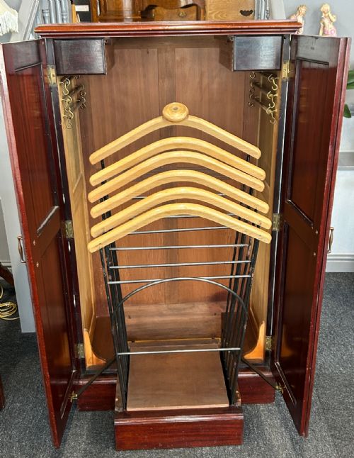 MAHOGANY GENTLEMANS VALET CUPBOARD - ADDITIONAL PHOTO 3