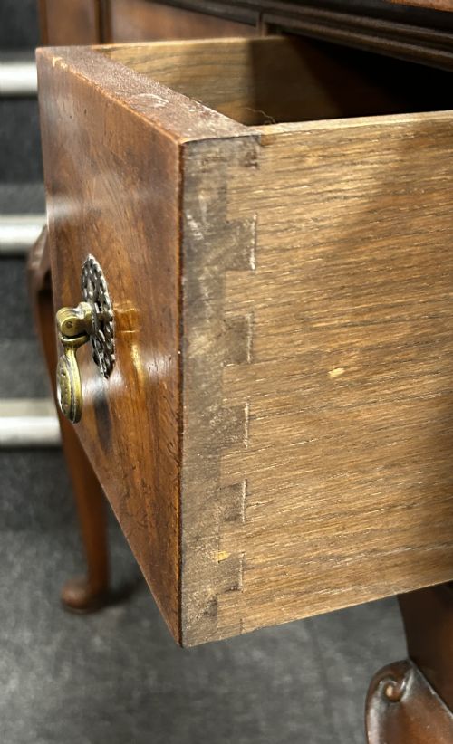 QUEEN ANNE STYLE 1920S WALNUT LOWBOY - ADDITIONAL PHOTO 3