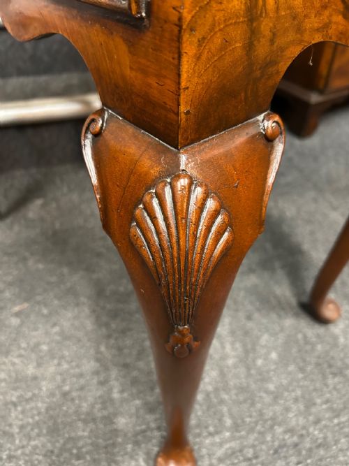 QUEEN ANNE STYLE 1920S WALNUT LOWBOY - ADDITIONAL PHOTO 2