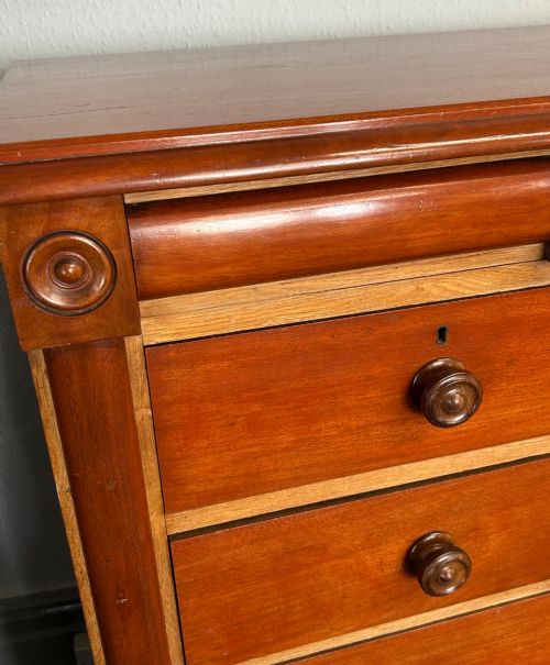 VICTORIAN MAHOGANY AND OAK CHEST OF DRAWERS - ADDITIONAL PHOTO 3