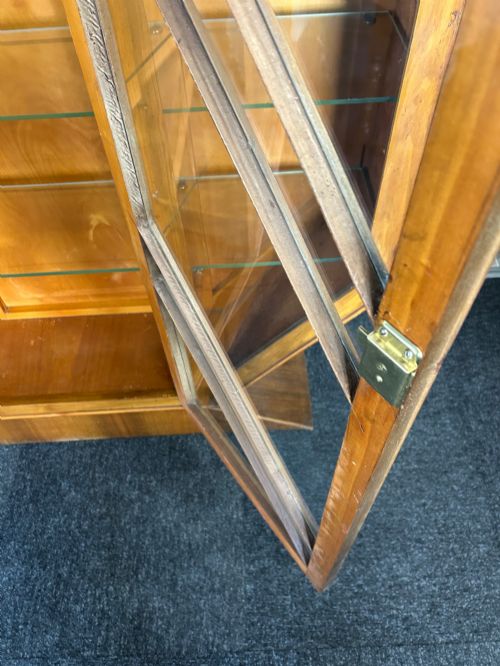 ART DECO WALNUT DISPLAY CABINET BY RURKA - ADDITIONAL PHOTO 7