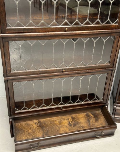 PAIR OF OAK GLOBE WERNICKE BARRISTERS BOOKCASES WITH LEADED DOORS - ADDITIONAL PHOTO 8