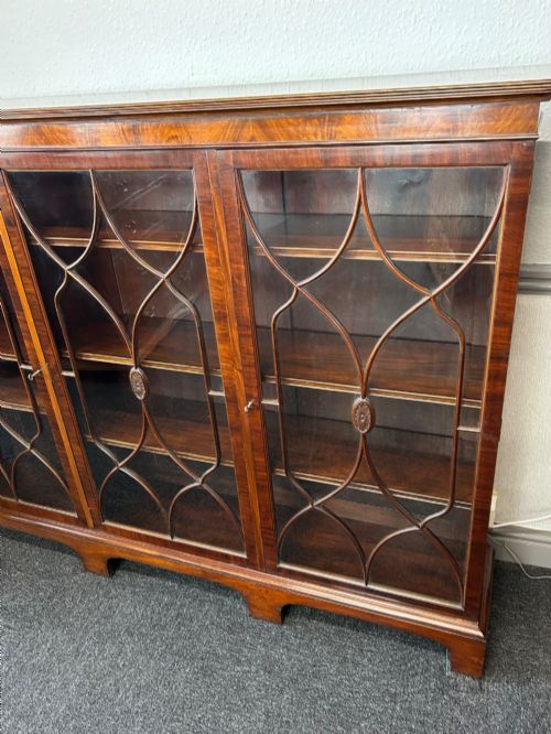 MAHOGANY 3 DOOR GLAZED BOOKCASE BY WYLIE AND LOCHHEAD - ADDITIONAL PHOTO 2