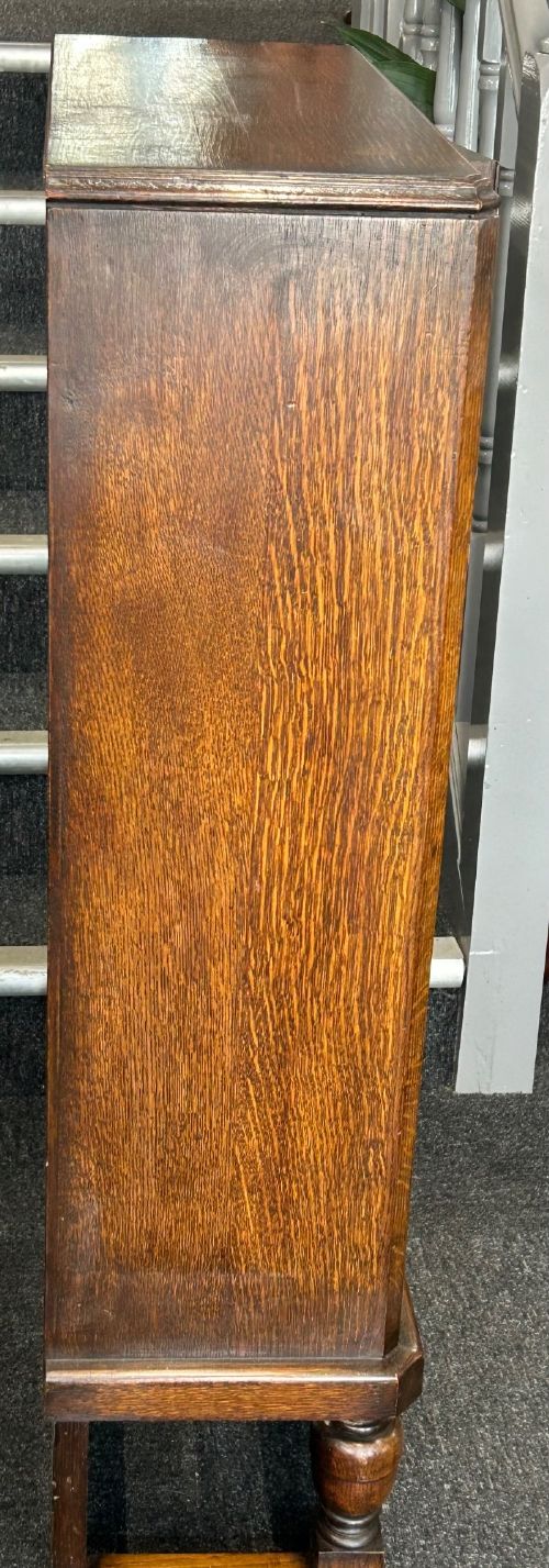 OAK 2 DOOR GLAZED CABINET - ADDITIONAL PHOTO 1