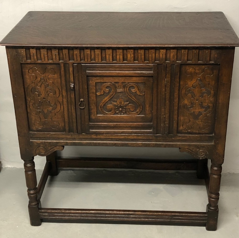 Oak side cabinet 