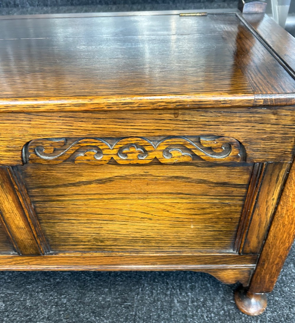 Oak monks bench View IV