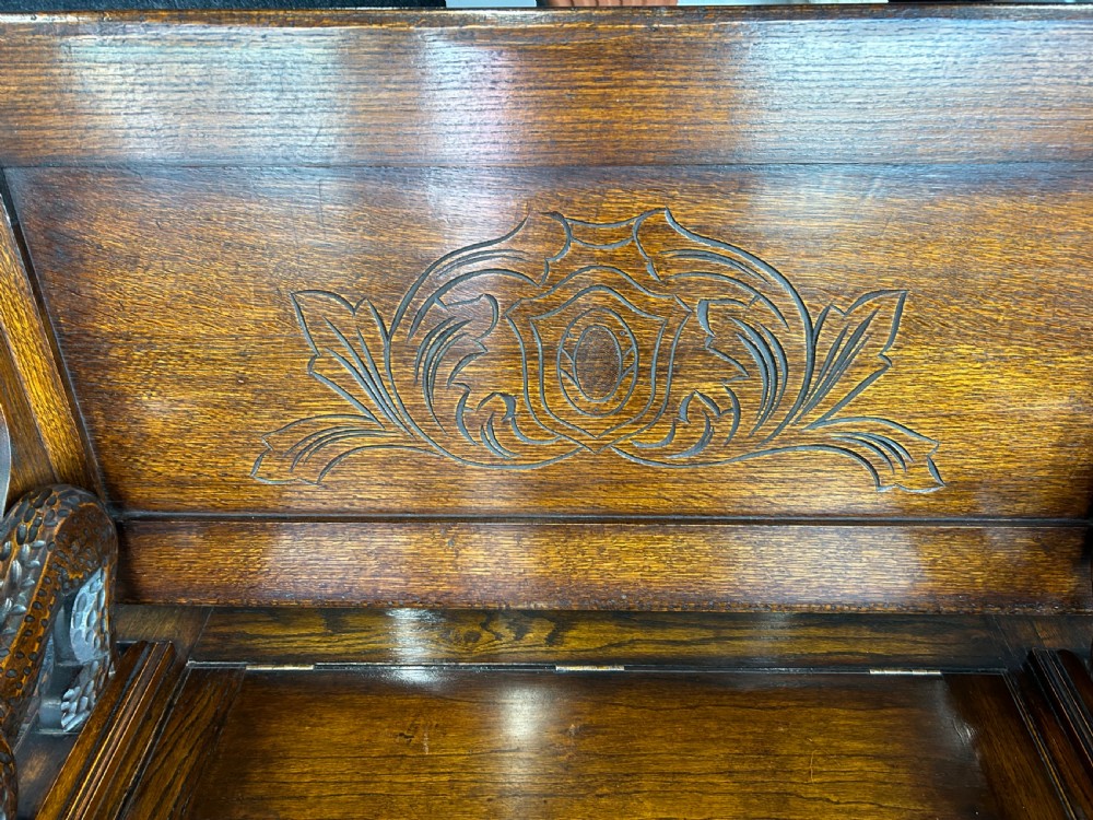 Oak monks bench  View IV