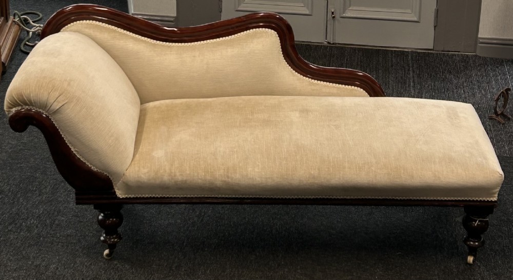 Victorian Chaise Longue