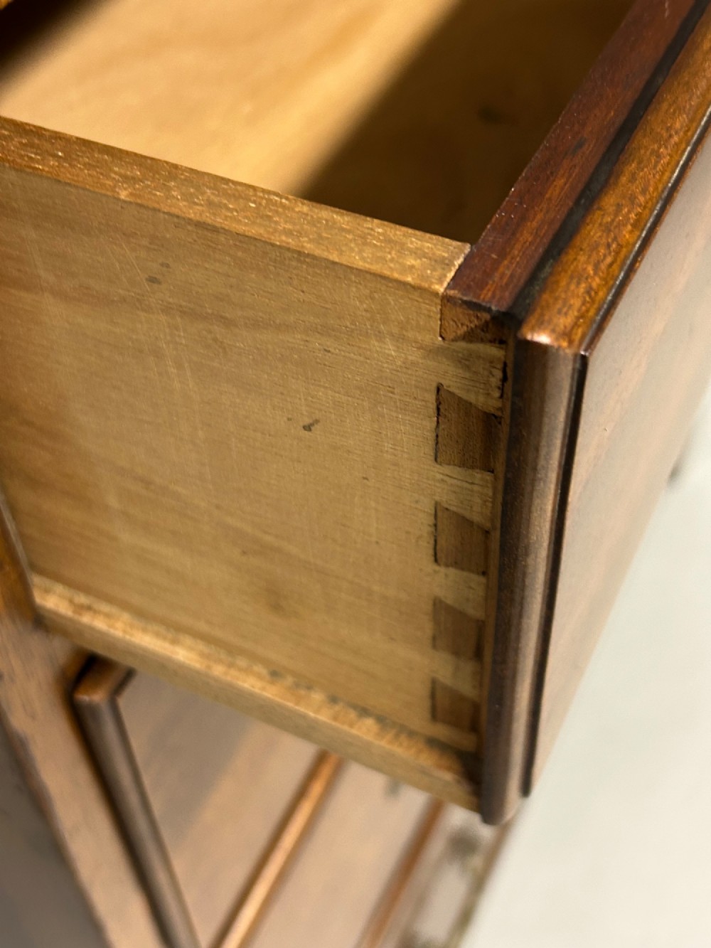 Waring and Gillow mahogany chest of drawers View VII