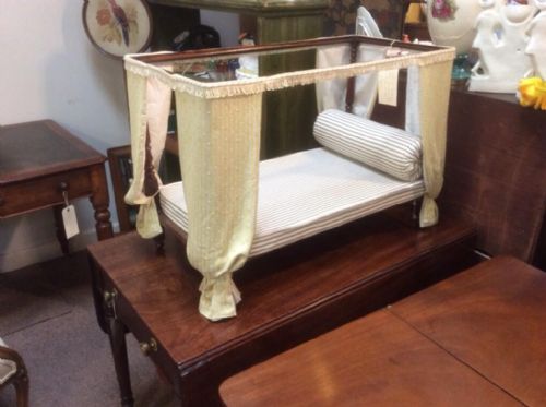 Dolls Victorian Four Poster Bed
