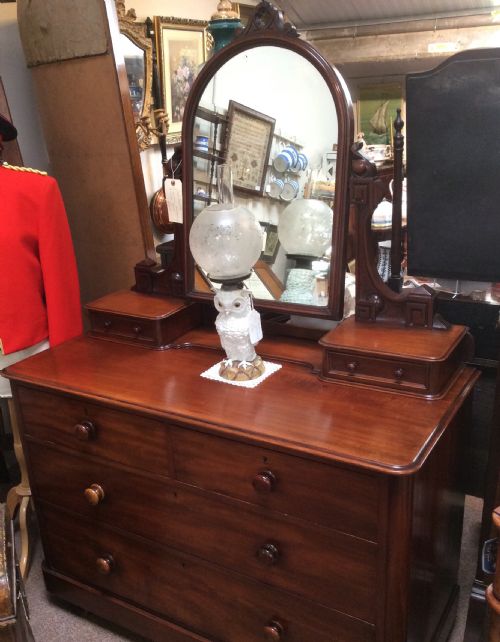 Victorian Mahogany Dressing Chest
