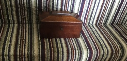 Georgian Mahogany Tea Caddy of Small Proportions