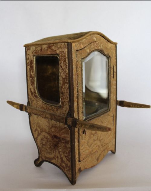 Bijouterie Cabinet in the Form of a Sedan Chair