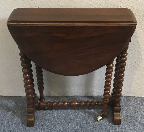 small walnut gateleg table - CATEGORY: ANTIQUE TABLES - DATED 19TH CENTURY