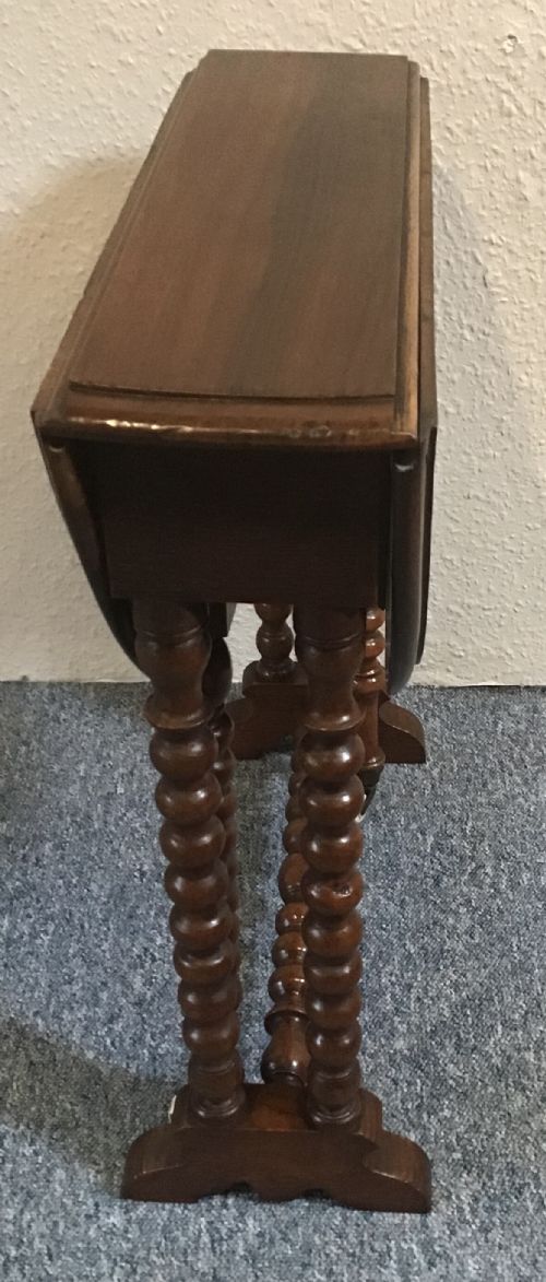 SMALL WALNUT GATELEG TABLE - ADDITIONAL PHOTO 3
