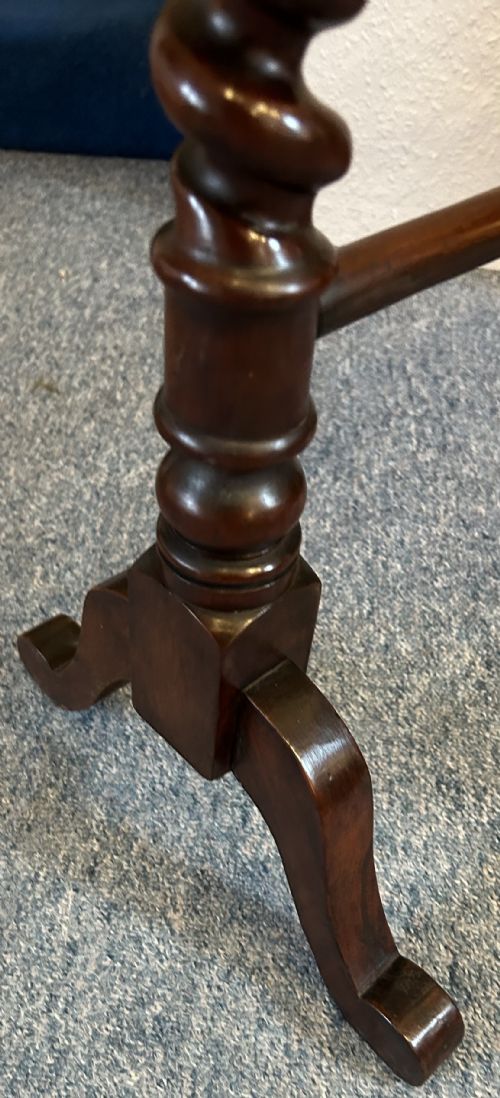 PAIR OF VICTORIAN TOWEL RAILS - ADDITIONAL PHOTO 3
