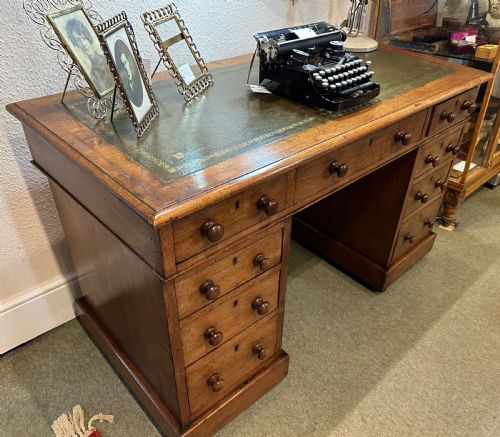 VICTORIAN OAK PEDESTAL DESK - ADDITIONAL PHOTO 6