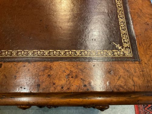 VICTORIAN BURR WALNUT PEDESTAL DESK - ADDITIONAL PHOTO 3