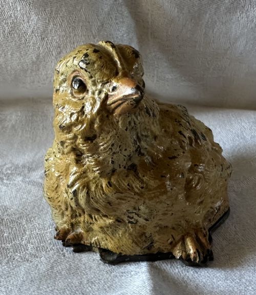 franz bergman cold painted stamp box int he form of a chick - CATEGORY: ANTIQUE METAL - DATED 1900