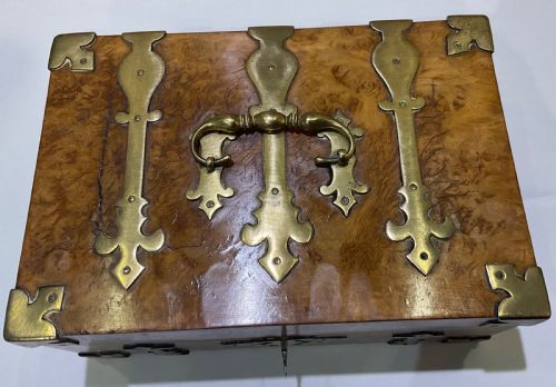 BURR WALNUT JEWEL CASKET - ADDITIONAL PHOTO 1