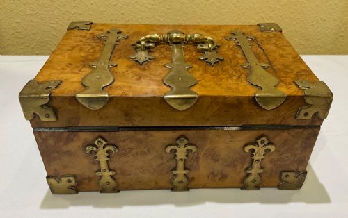BURR WALNUT JEWEL CASKET - ADDITIONAL PHOTO 5