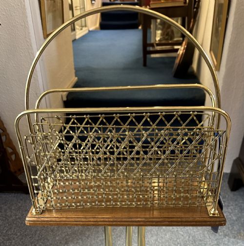 EDWARDIAN BRASS AND OAK REVOLVING MAGAZINE STAND - ADDITIONAL PHOTO 1