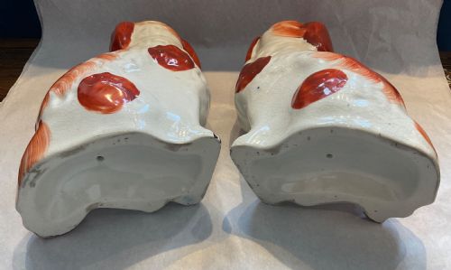 PAIR OF VICTORIAN STAFFORDSHIRE SPANIELS - ADDITIONAL PHOTO 3