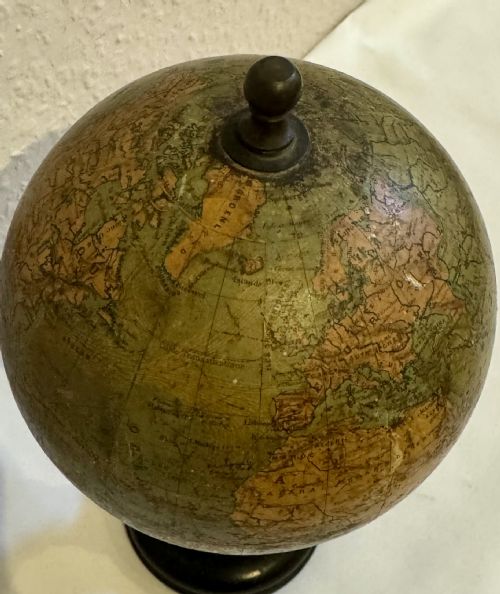 A PETIT GLOBE TERRESTRE - ADDITIONAL PHOTO 3